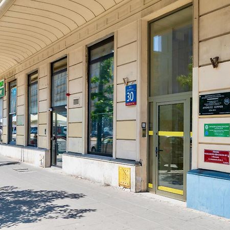 Jess Inn Hostel Rondo Charles De Gaulle Varšava Exteriér fotografie